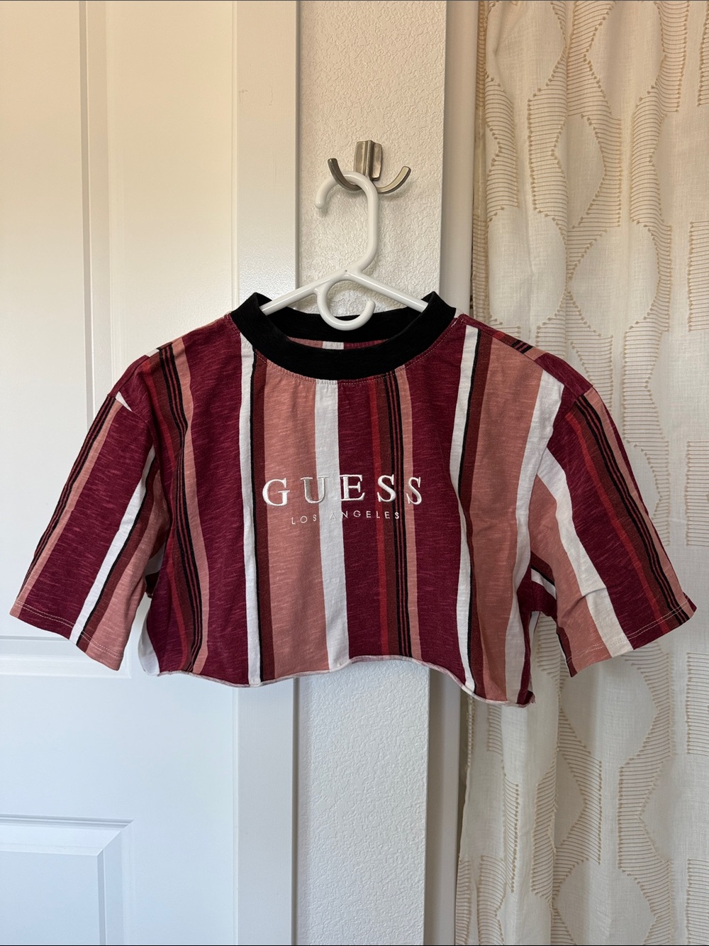 GUESS Striped Cropped Tee in Burgundy, Pink & White